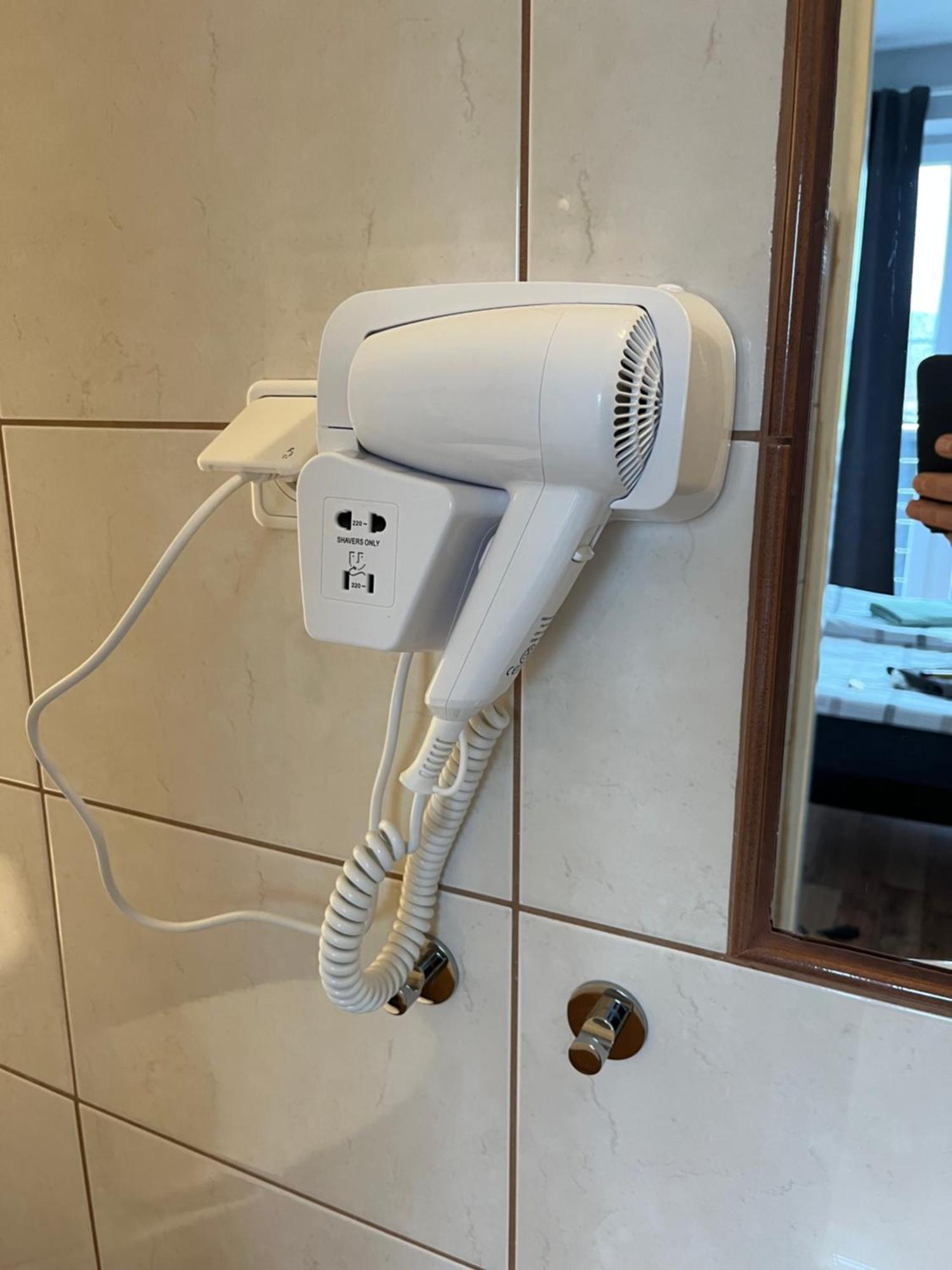 Route 7 Rooms 麦伦尼塞 外观 照片